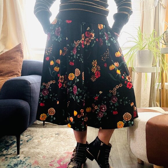 Vintage 70s Dark Floral Full Circle Skirt | Size Large - Picture 1 of 9